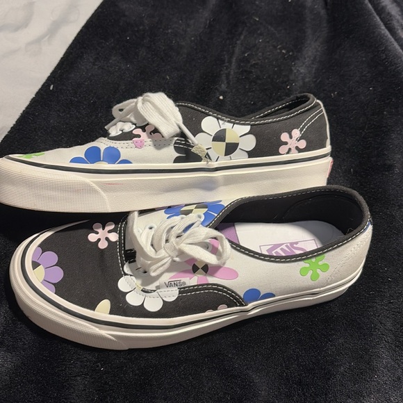 Floral fashion Vans - Picture 5 of 5
